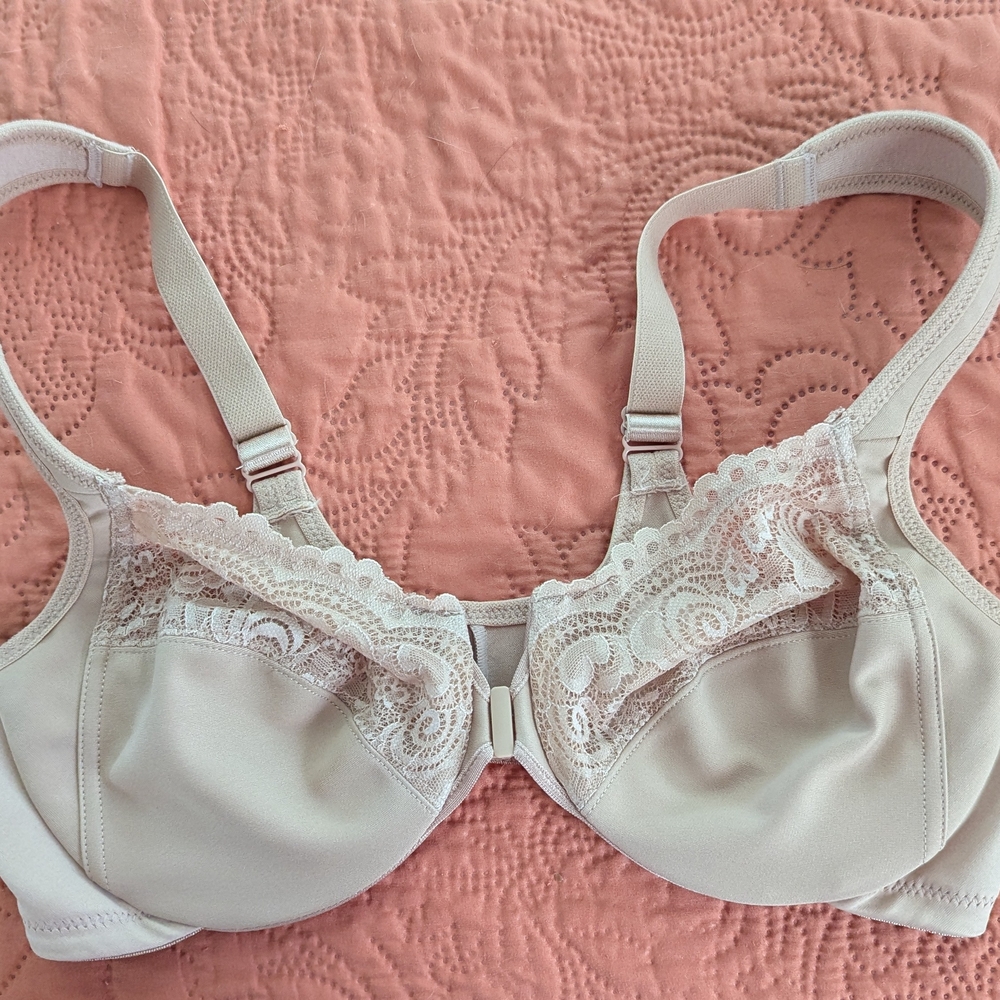 Glamorise Cream Full-Coverage Bra with Lace Detail
